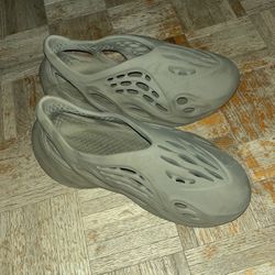 Adidas Yeezy Foam RNNR Stone Sage Size 10 