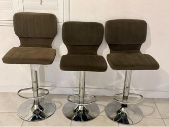 3 bar stools