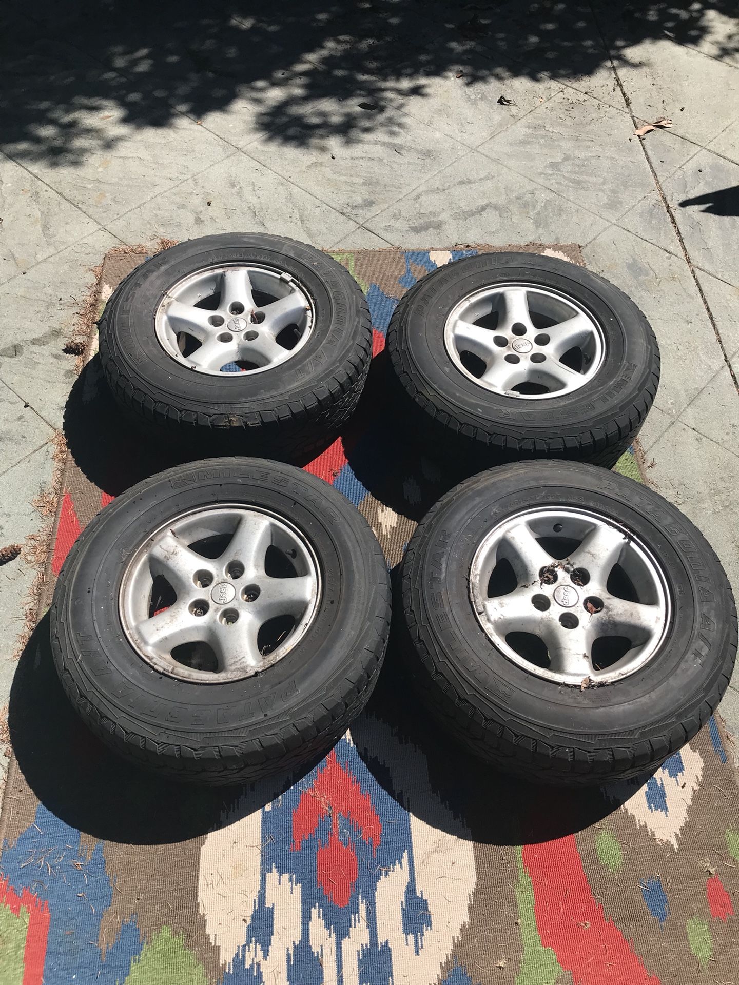 Jeep wheels with good tires