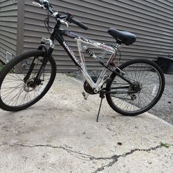 Mongoose XR-200 Mountain Bike