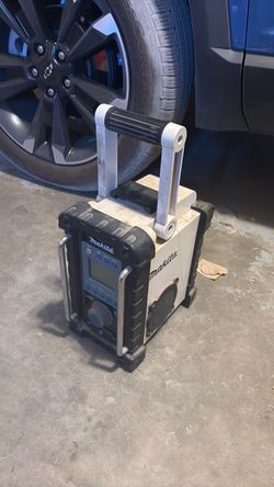 Makita portable radio