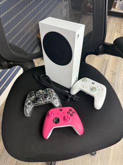 Microsoft XBOX Series S Digital Version with One Standard Pink Controller, 2 Aftermarket Controllers