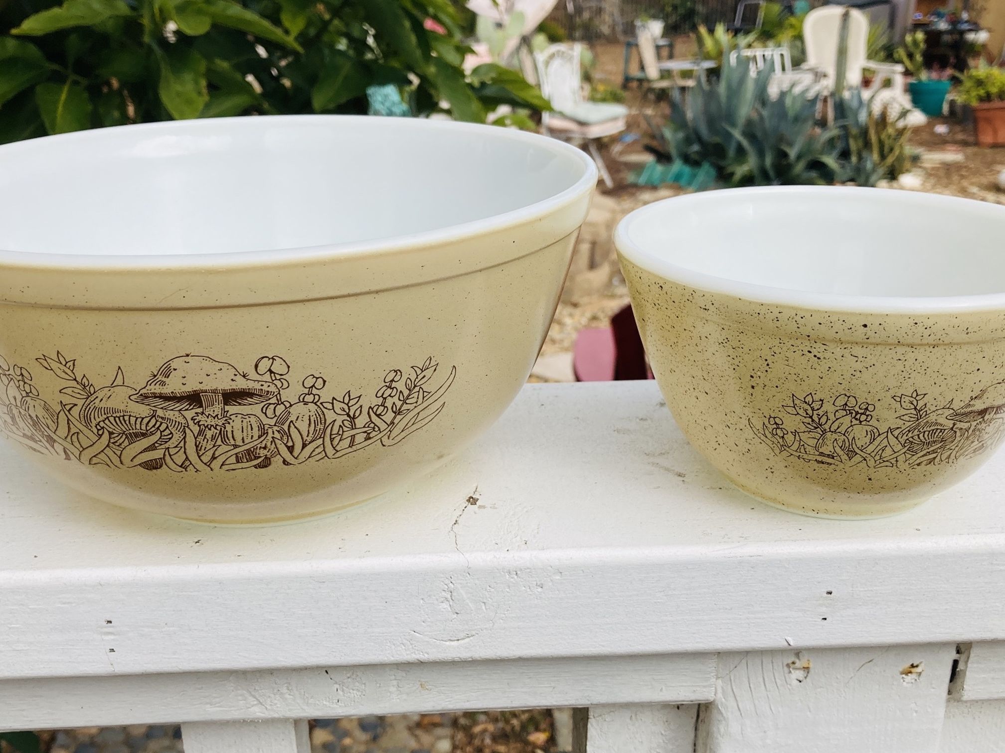 VINTAGE PYREX ‘Forest Fancies’ Nesting Bowls