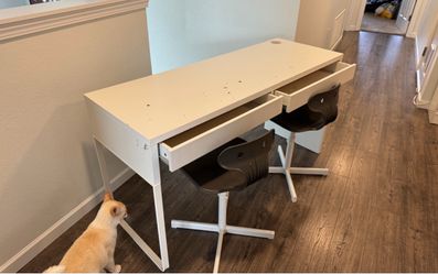 White Desk with Two Drawers and two chairs