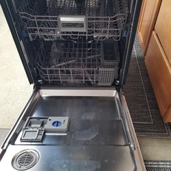 Dishwasher kitchen aid