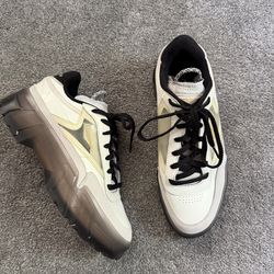 Reebok X Cardi B Club C Sneakers Shoes Cream Chalk & Black Size 9.5