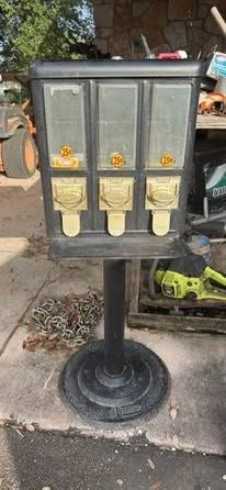Seaga Triple-Canister Standing Candy Vending Machine