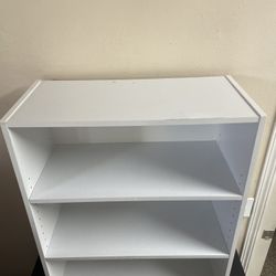 Bookcase 31.5” H 3 Adjustable Height Shelf’s 25”W estantería, estantes de altura regulable