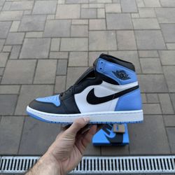 Jordan 1 UNC Toe size 10.5