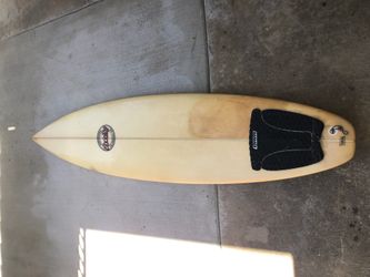 Encinitas shaped 6’8 board