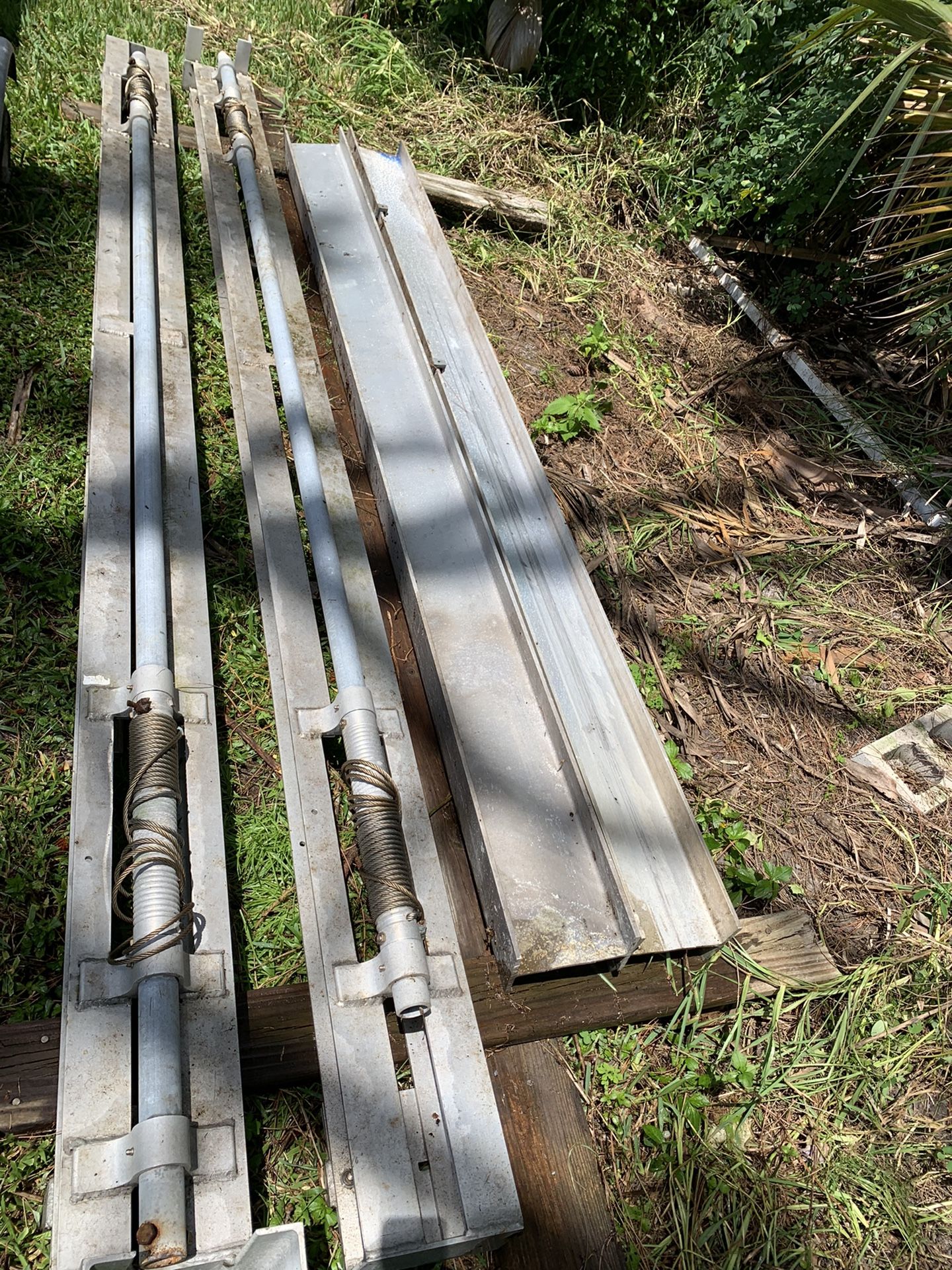Hi Tide Aluminum Boatlift 5klbs