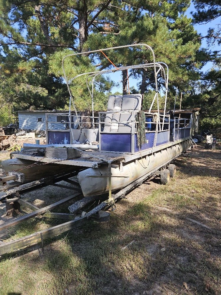 30 Ft Fishing Barge With Straight 6 Motor