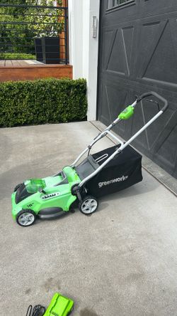 Greenworks 16 in. 40V Cordless G-MAX Electric Push Lawn Mower
