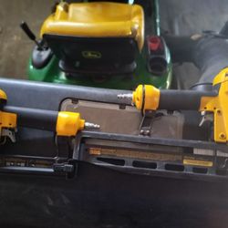 16 Gauge Finish nailer and 18 Gauge brad nailer