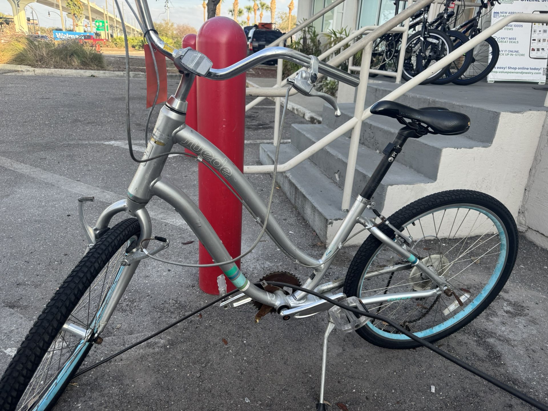 GIANT Suede Cruiser Bike