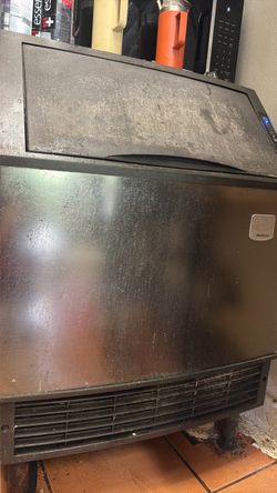 Manitowoc  undercounter ice machine