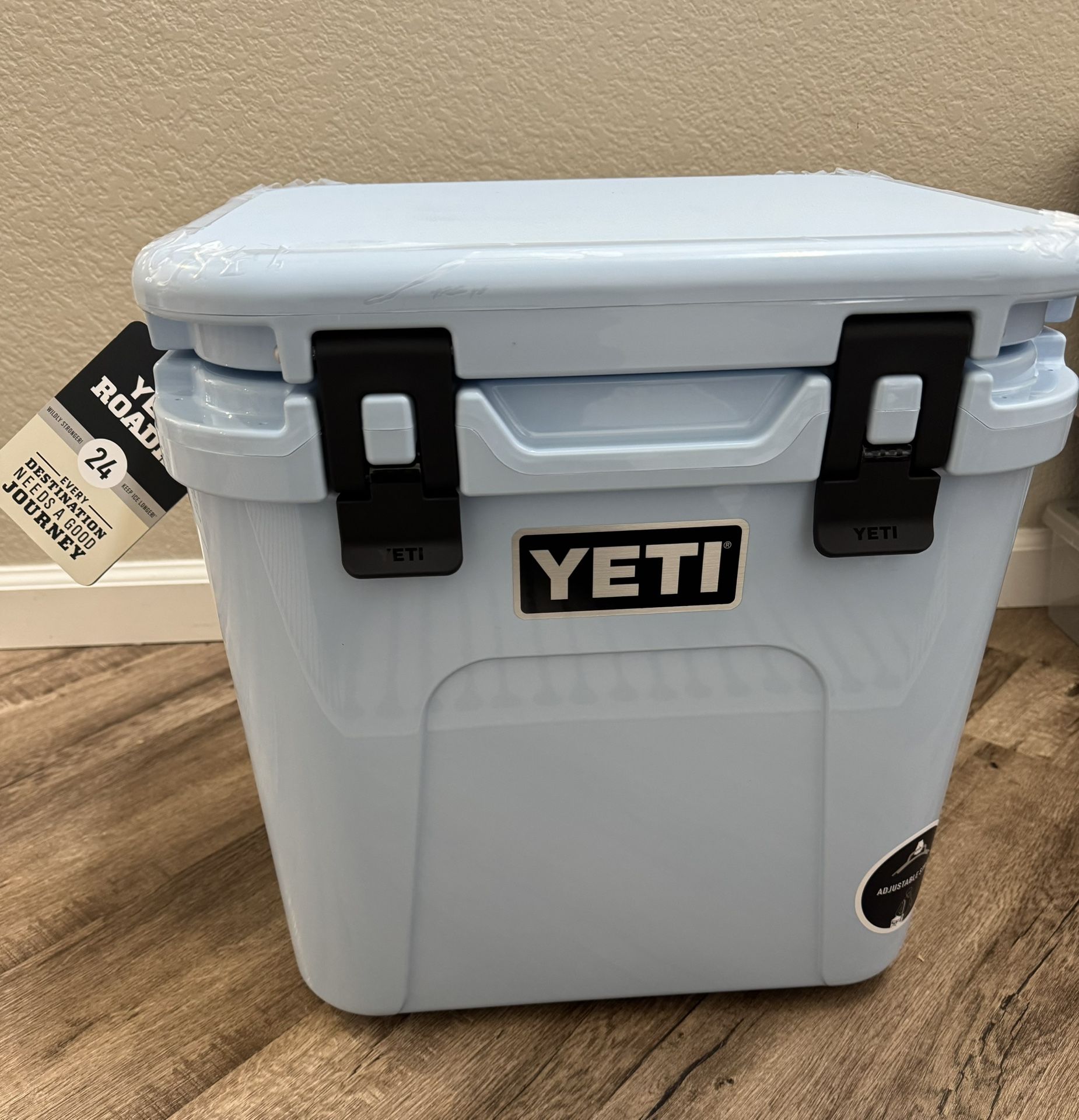 YETI Roadie 24 2.0 Hard Cooler, Sky Blue