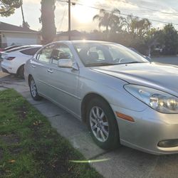 2002 Lexus ES 300 $4000   200k