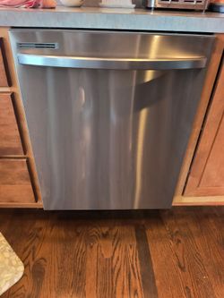 Samsung Stainless Steel Dishwasher – Clean, Works Great