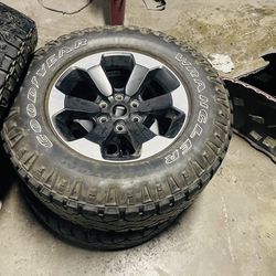 2019-21 Dodge Ram 1500 Rebel Rims And Tires Excellent Shape