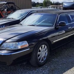 Limousine/Limo Six Passenger