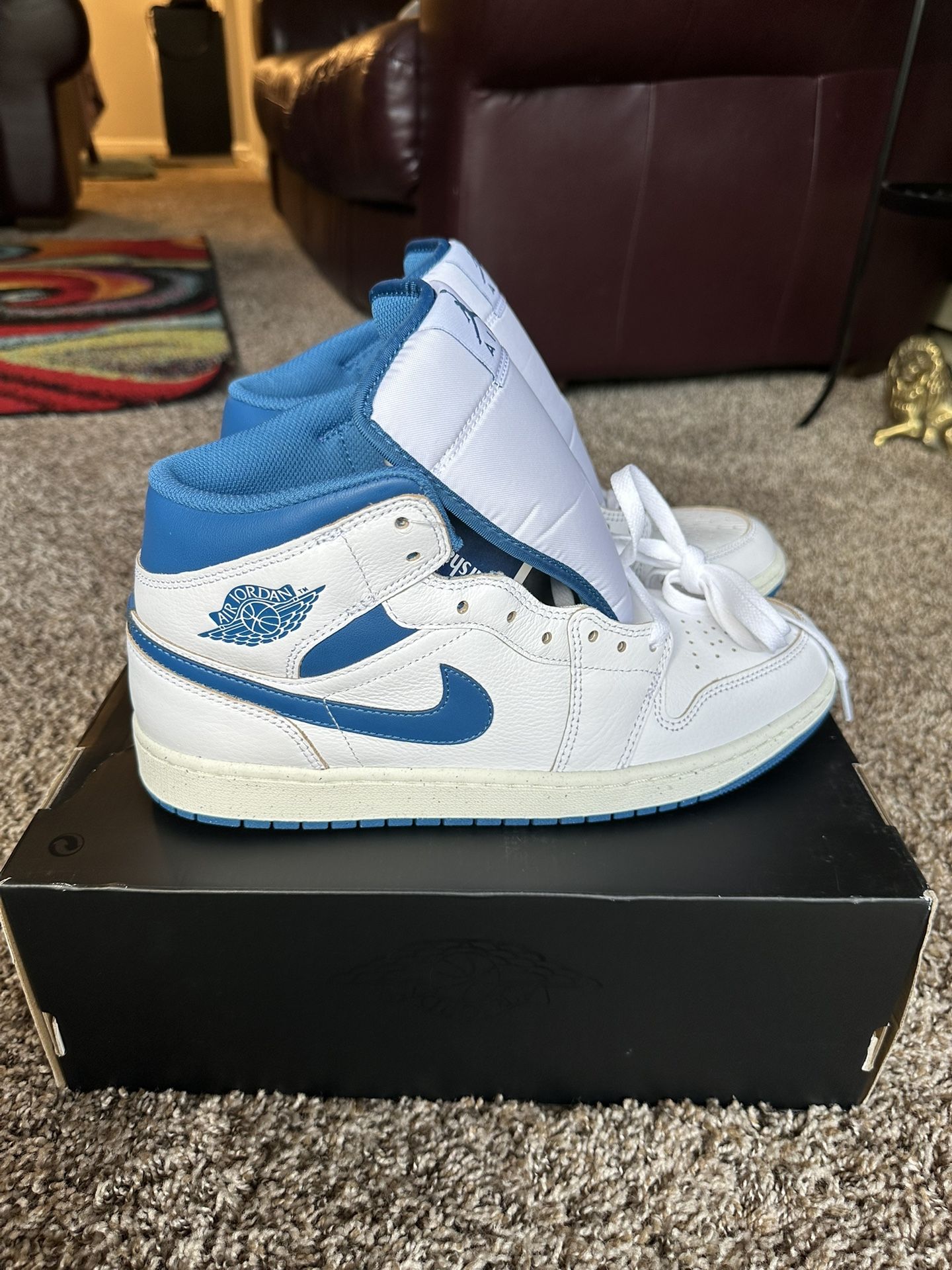 AIR JORDAN MID SE WHITE/ INDUSTRIAL BLUE SAIL MENS SIZE