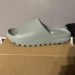 Yeezy Slide Salt Size 14