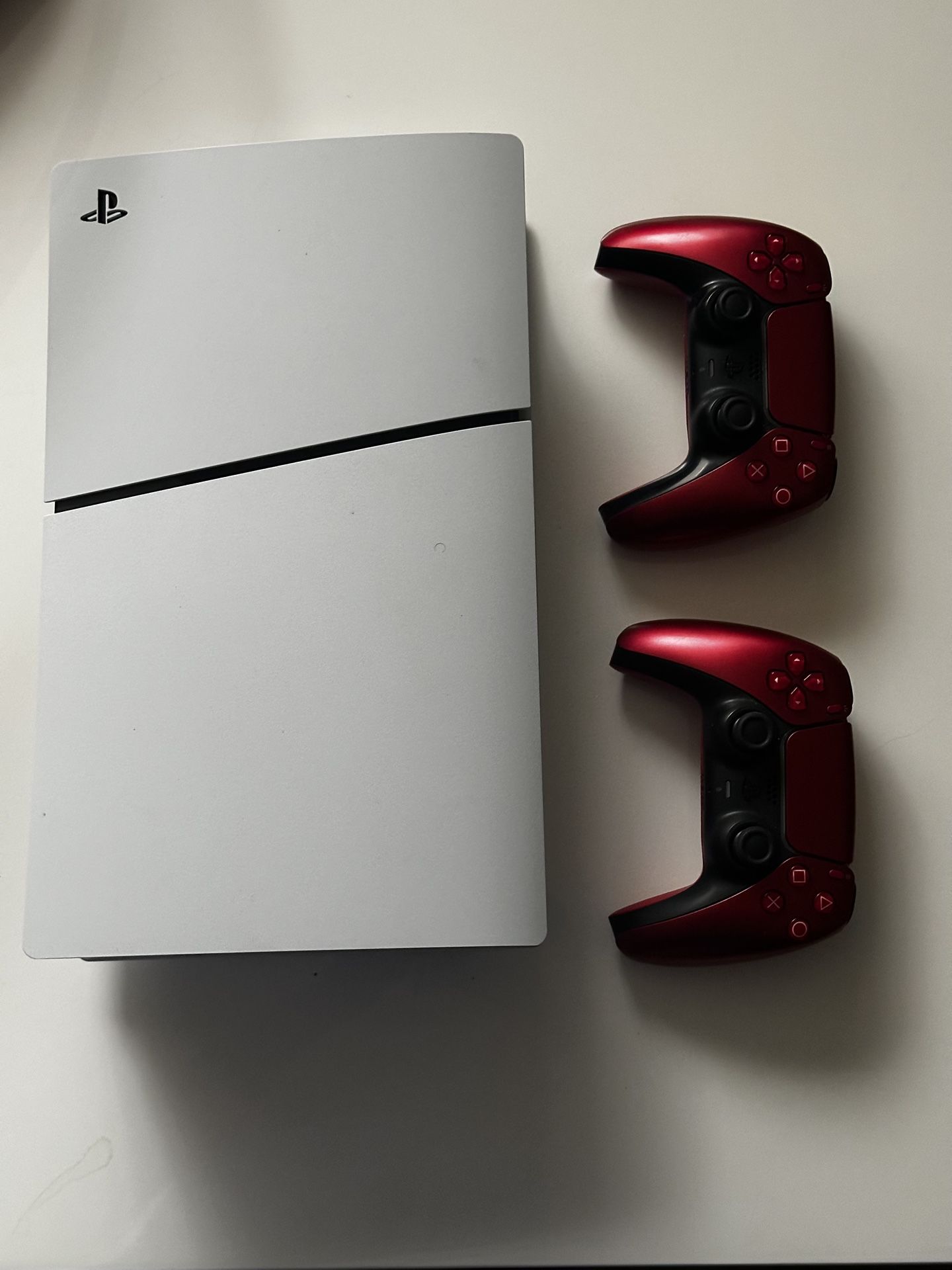 LIKE NEW PS5 SLIM (DISC VERSION)