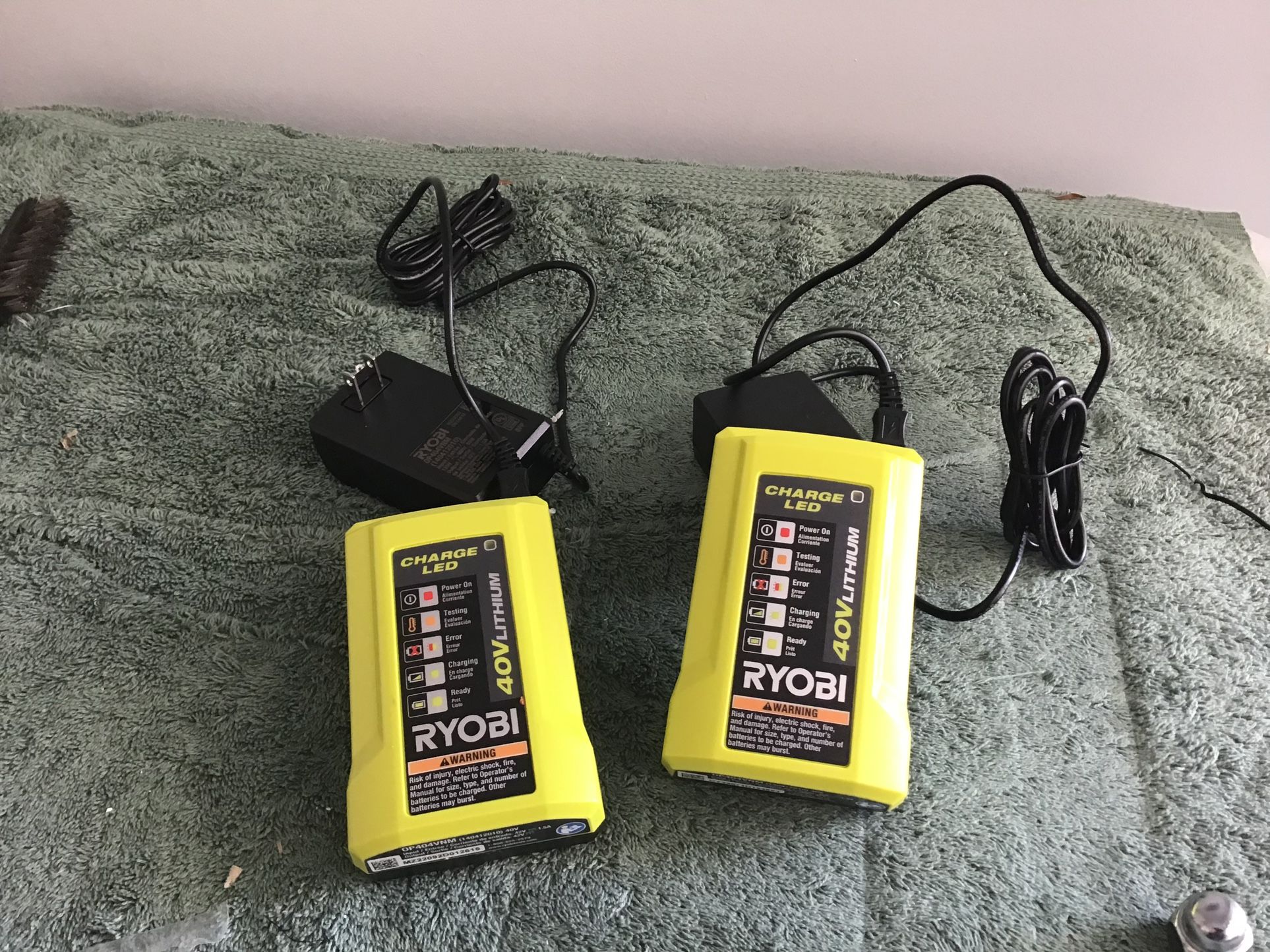 Ryobi Chargeur LED 40 Volt