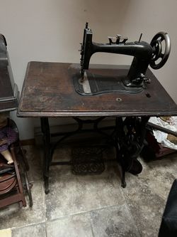 Antique Sewing Machine 