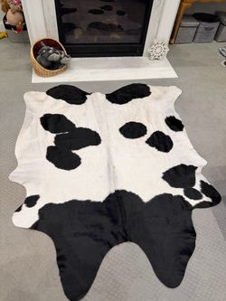 Large Genuine Brazilian Cowhide Rug – 6'9" x 5'10" – Brand New