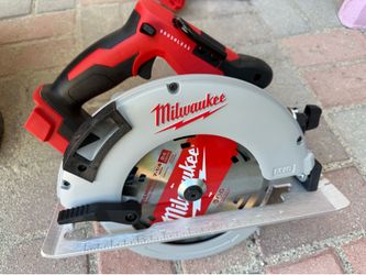 Milwaukee 7 1/4” brushless 2631 circular saw (Tool only)
