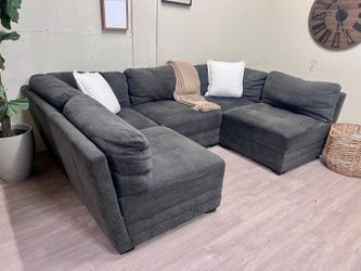 WE DELIVER! 🚚 - Thomasville “Tisdale” Gray Modular Modern Deep-Seated U Sectional Couch