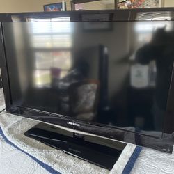 Samsung LN32C540 32 inch 720p LCD HDTV (no Remote) 