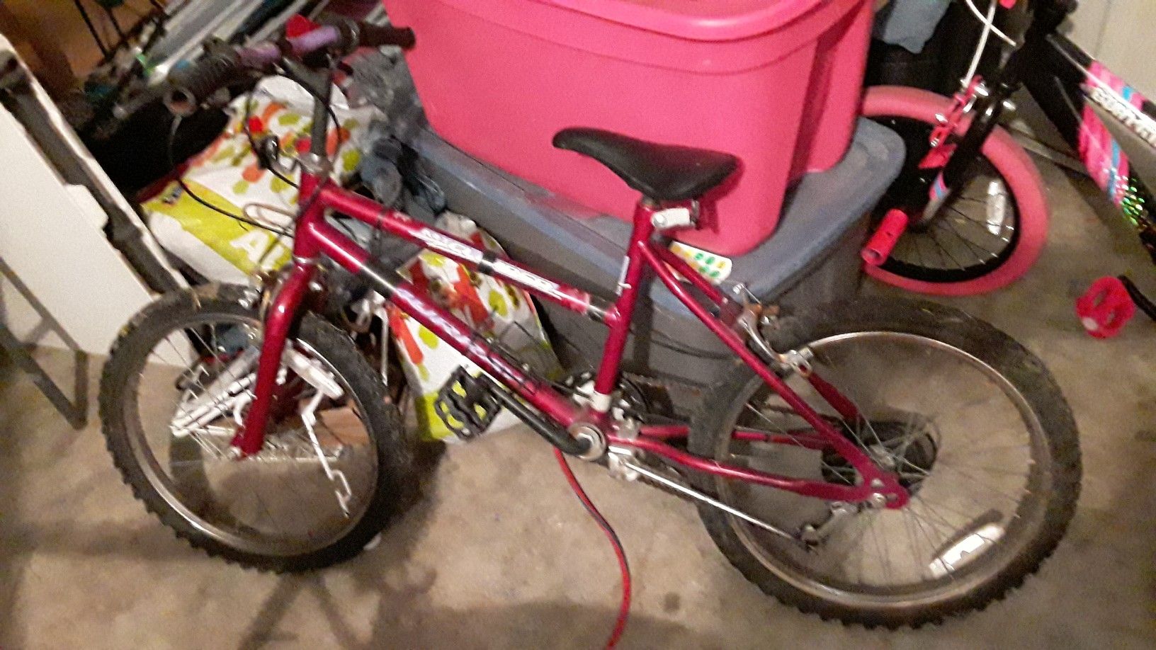 Kids bike ( moving) good shape needs air in tires but they are good