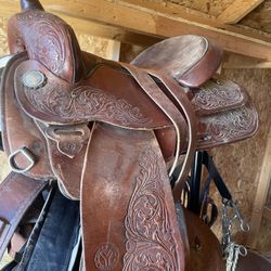 Circle Y Park And Rec Saddle