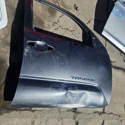 Toyota Tacoma  Right Front Door Oem  16 To 21 