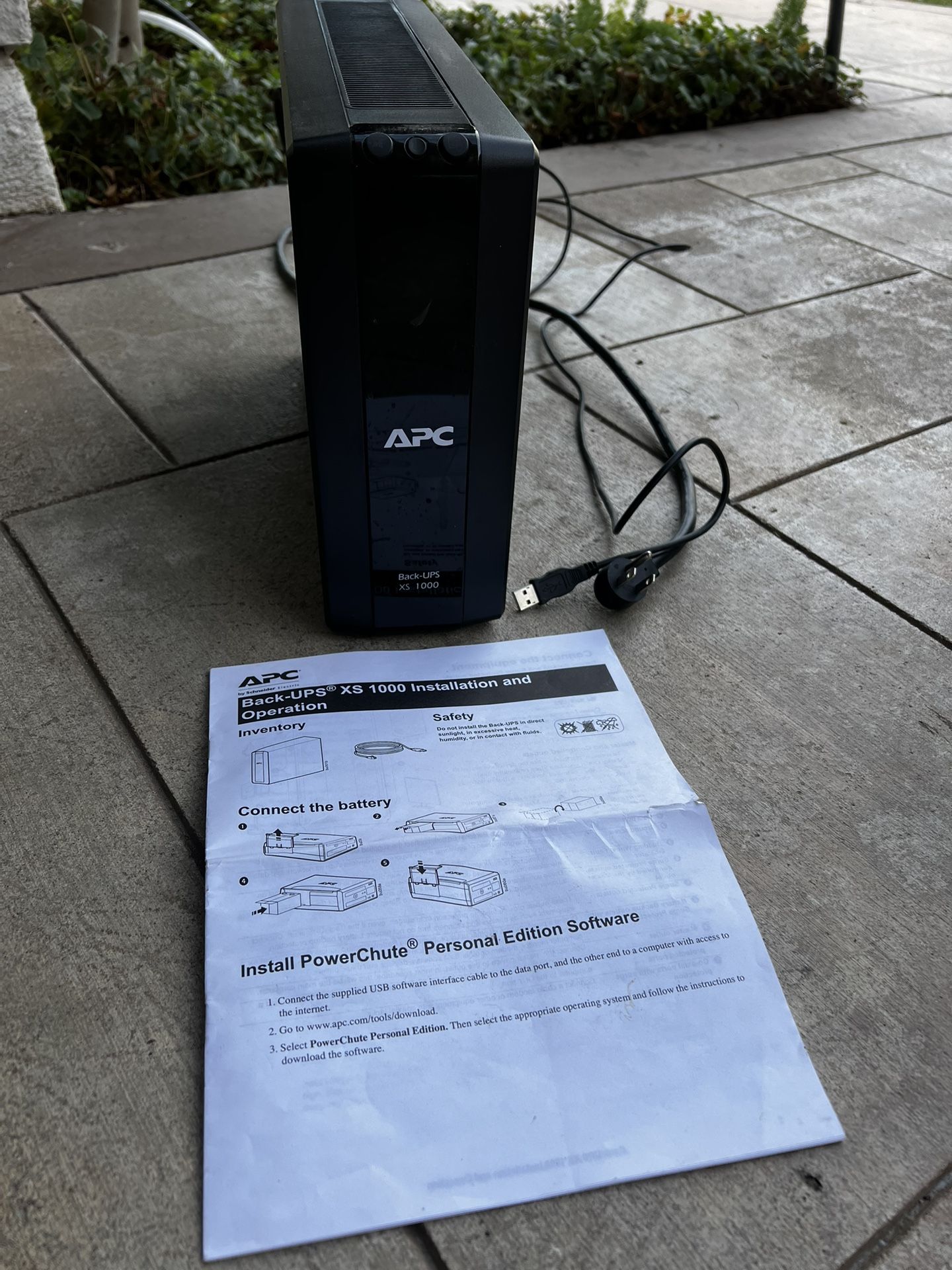 APC BACK-UPS XS 1000 Computer Back Up Battery