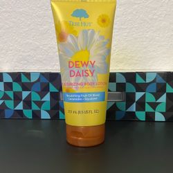 Tree Hit Dewy Daysi  Moisturizing Body Lotion