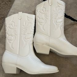 White Boots - Size 9
