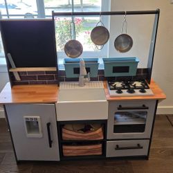 KidKraft Wooden Farm to Table Play Kitchen