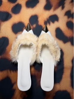 Enchnt women mule heels - Size 9.5