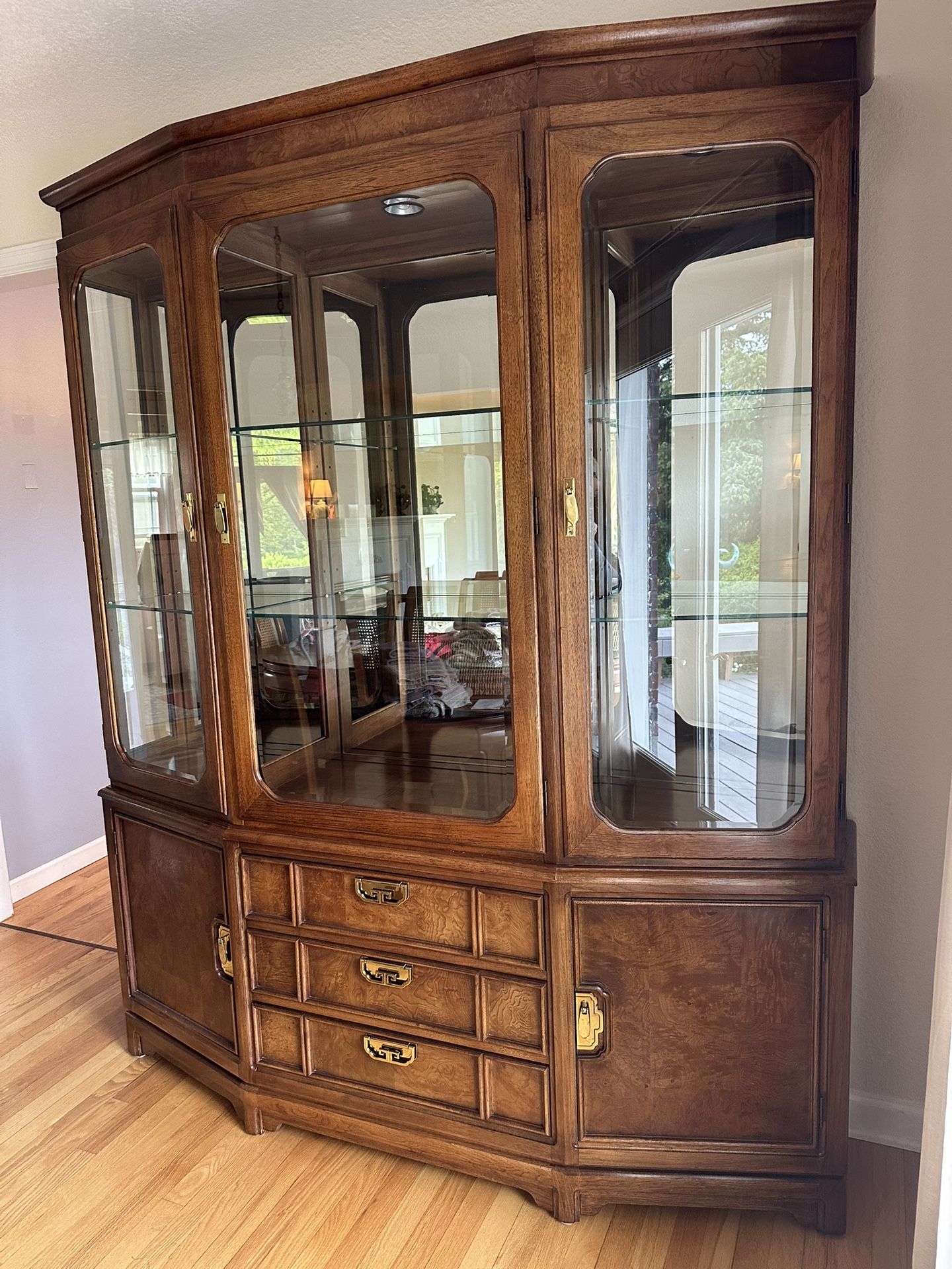China Cabinet - THOMASVILLE