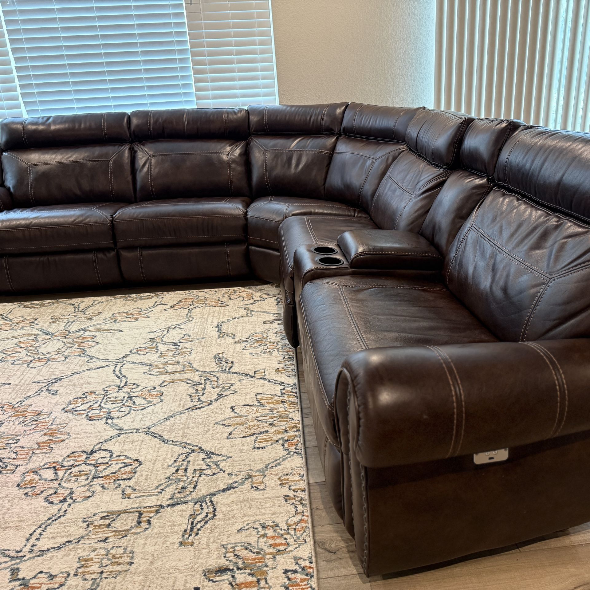 Carlyle II 6-Piece Vegan Leather Reclining Sectional – Excellent Condition
