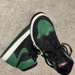 Air Jordan 1 Retro High OG 'Pine Green 2.0'
