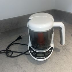 Baby Brezza Food Maker - New !