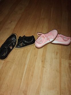 Two Pairs of Women's Sneakers – Puma & Fashion