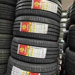 235/40R18 Marca Momo Nuevas Y GarantÃzadas