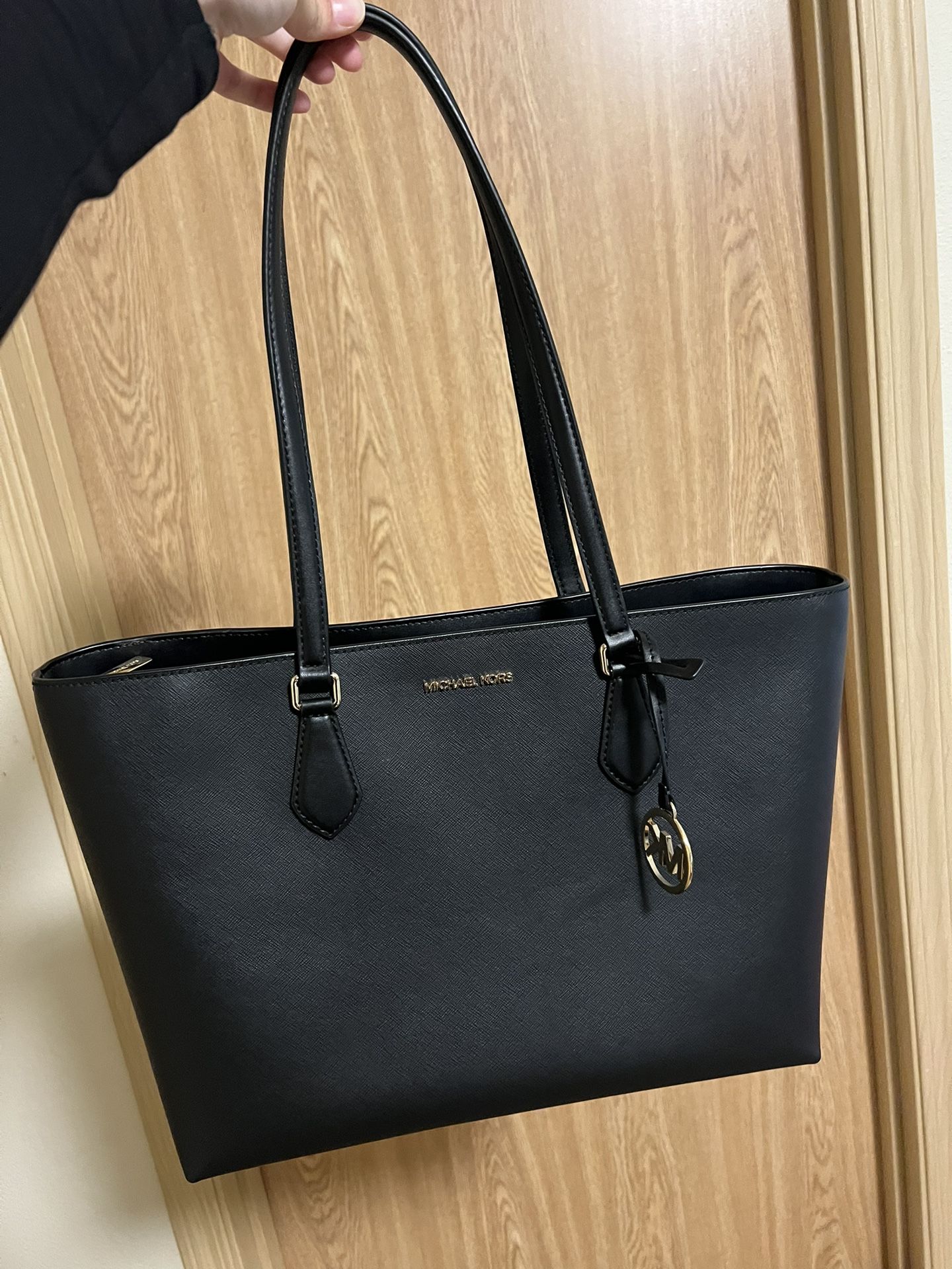 Michael Kors Sheila Tote