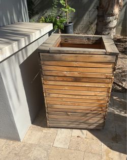 Free Wooden Strip Pot Case 21.5”x23”x height:31”